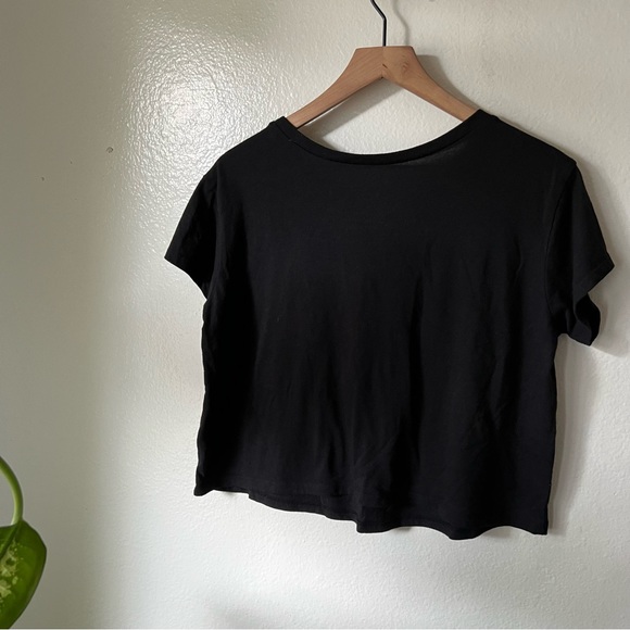 Torrid | Love Daisy Crop Tee - Picture 4 of 6